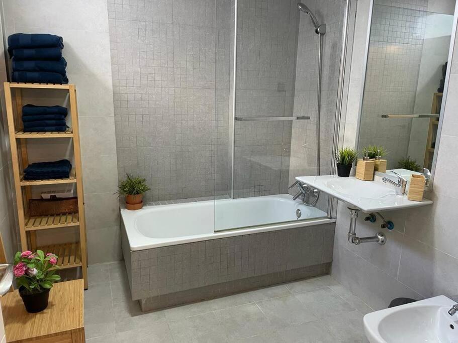 Bonito Apartamento Cerca Del Centro - Trinidad Málaga Kültér fotó